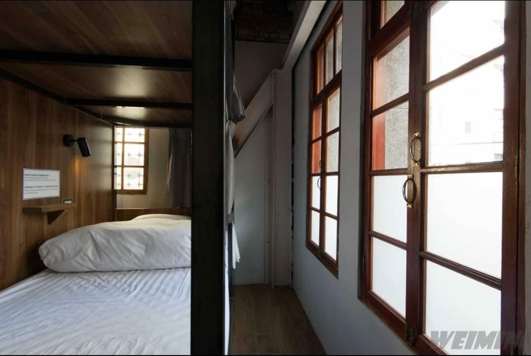 158 Hostel ไถหนาน ภายนอก รูปภาพ